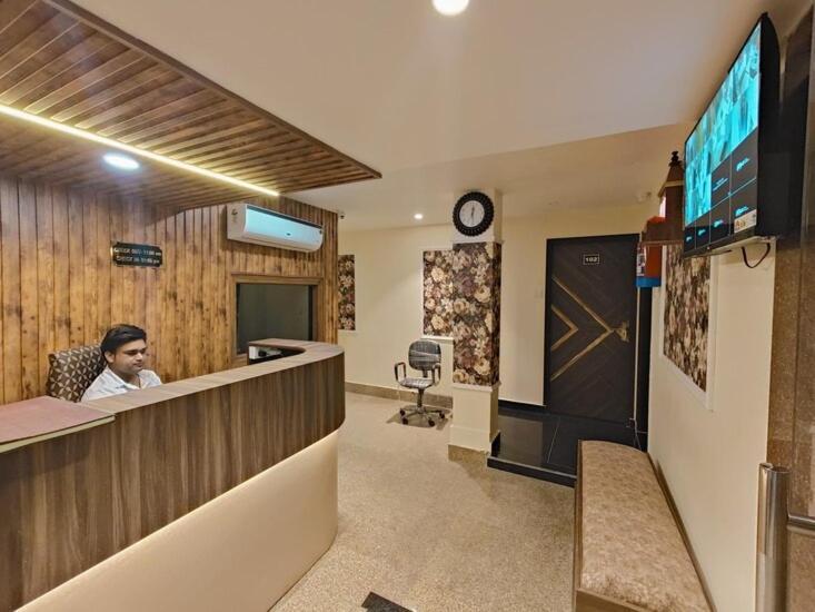 Hotel Mangal Murti Varanasi Exterior photo