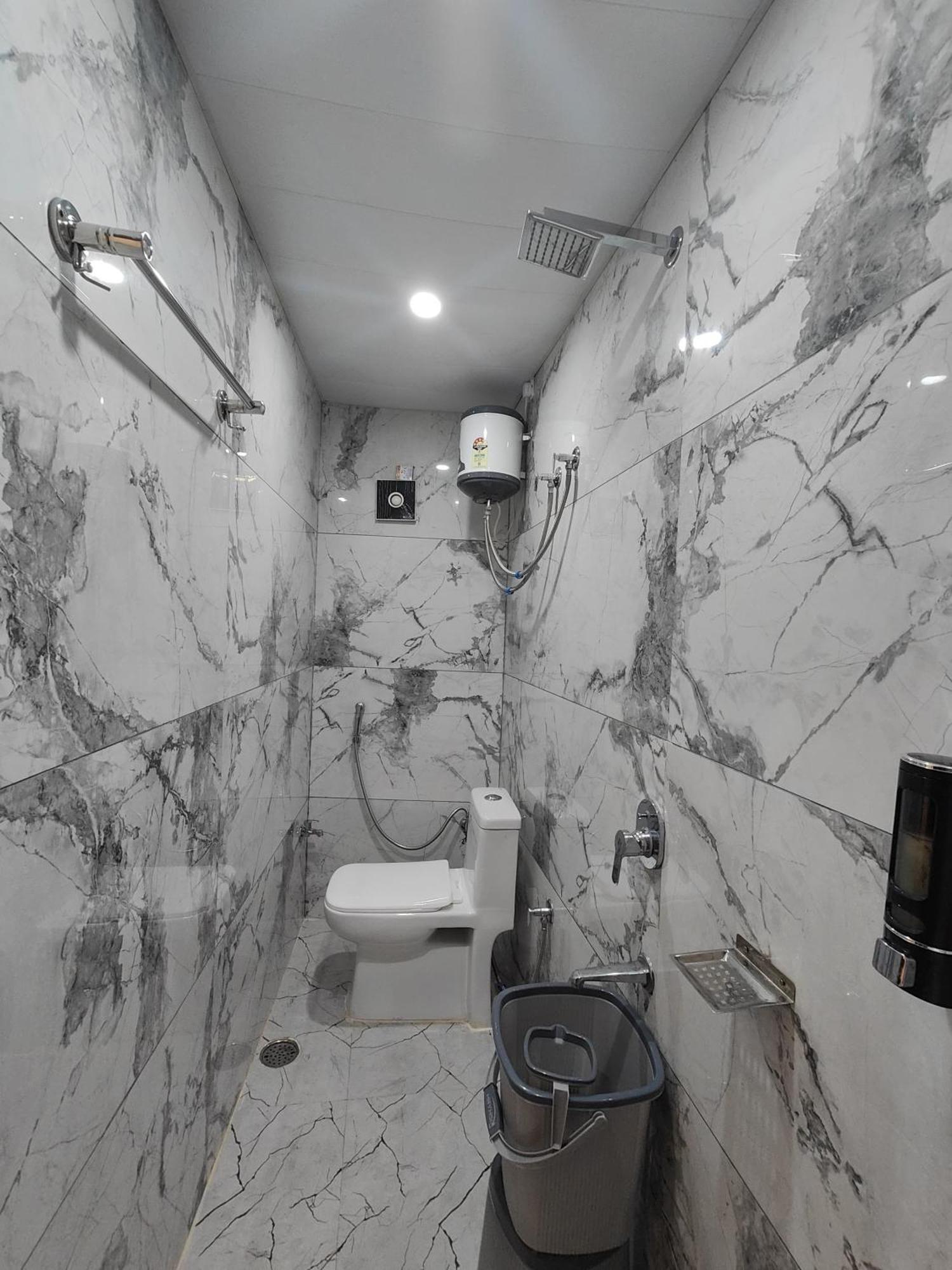 Hotel Mangal Murti Varanasi Exterior photo
